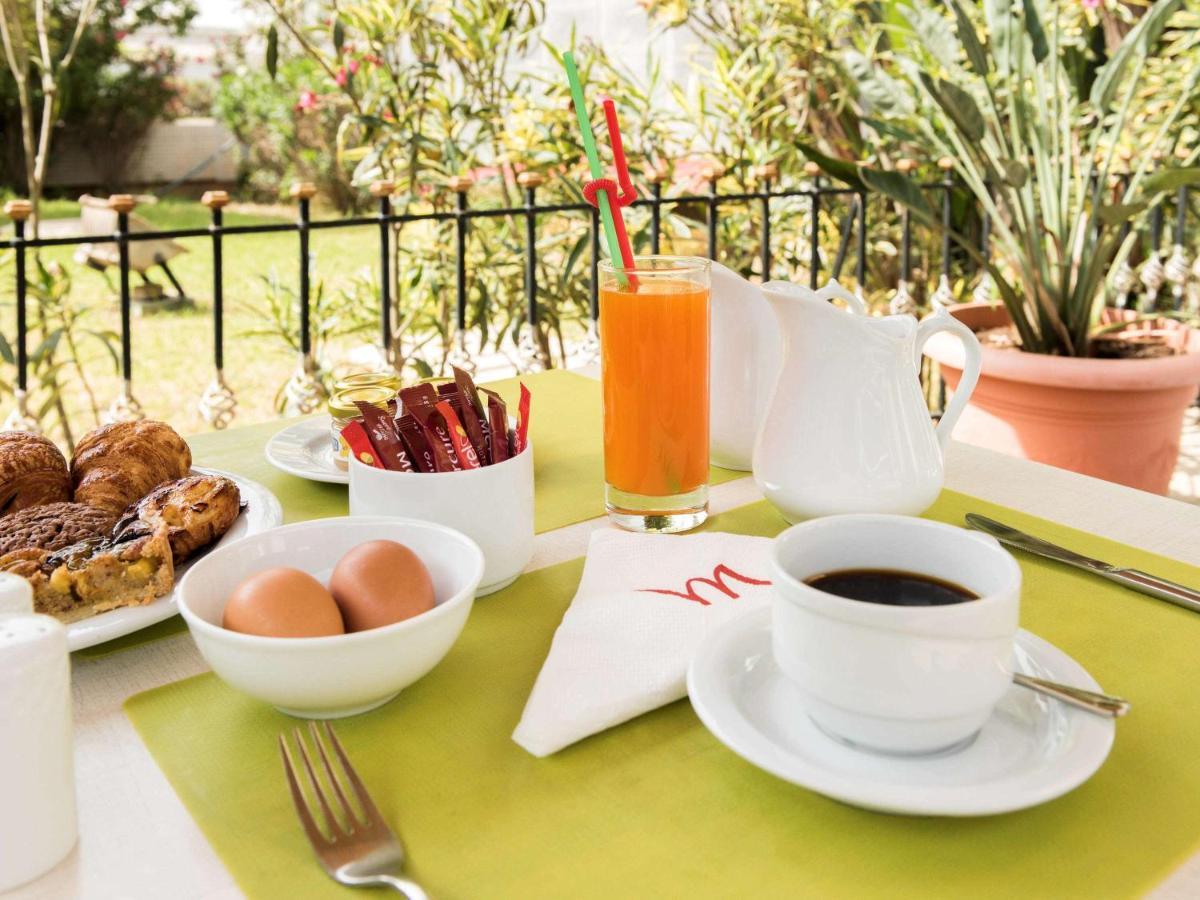 Hotel Mercure Alger Aeroport Dar el Beïda Kültér fotó A typical Italian breakfast