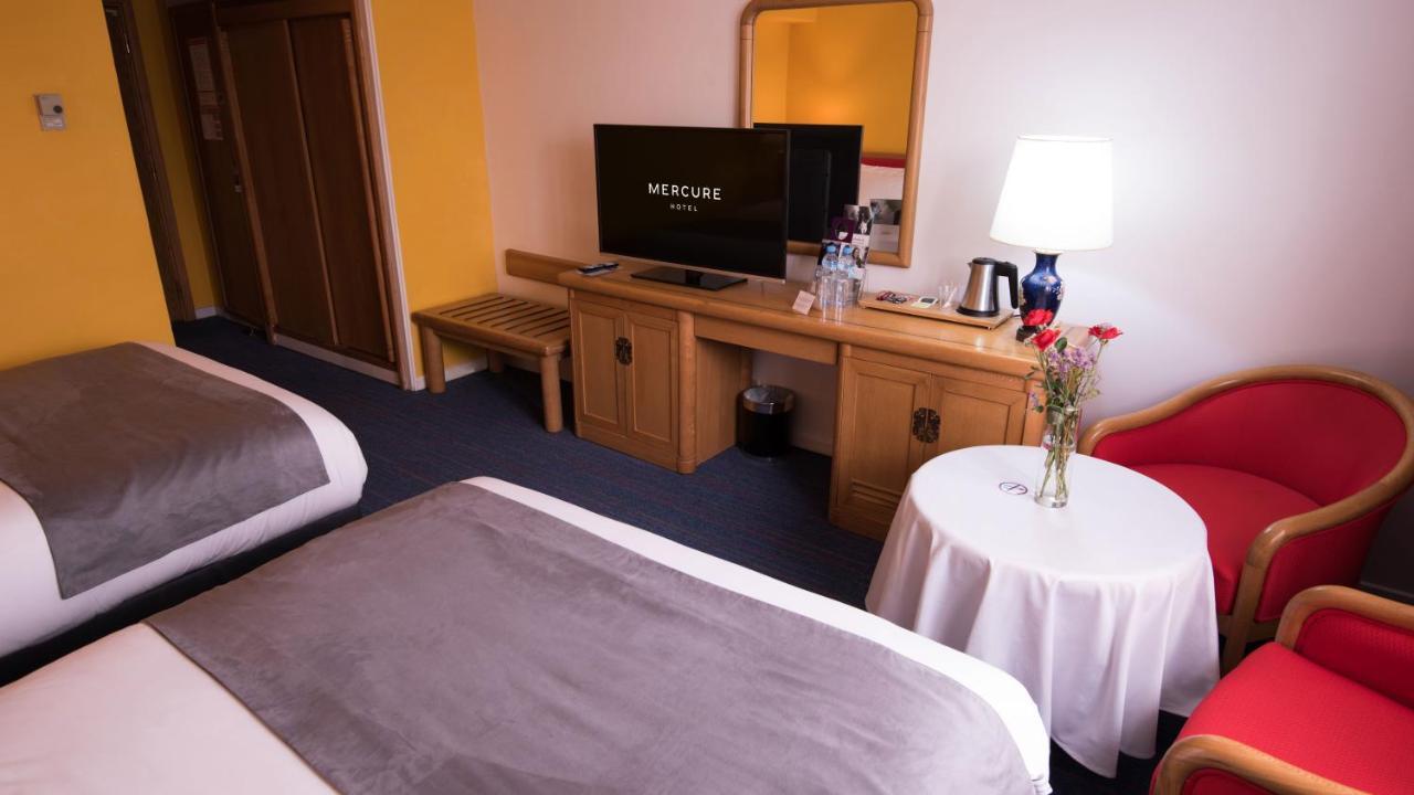 Hotel Mercure Alger Aeroport Dar el Beïda Kültér fotó A room at Mercure Warszawa Airport